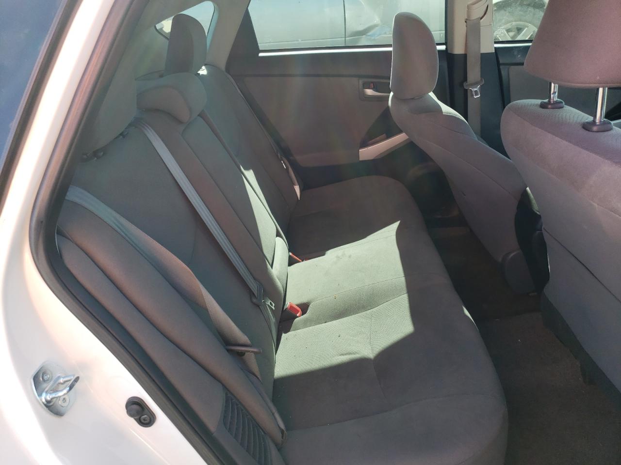 Photo 6 from auction – 2014 TOYOTA PRIUS with VIN JTDKN3DU7E1826984