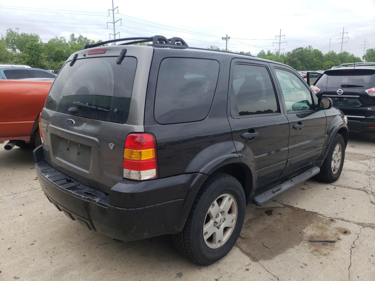 Photo 4 from auction – 2007 FORD ESCAPE XLT with VIN 1FMYU93147KB26503