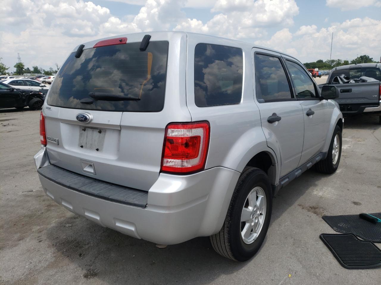 Photo 4 from auction – 2011 FORD ESCAPE XLS with VIN 1FMCU0C77BKB87850