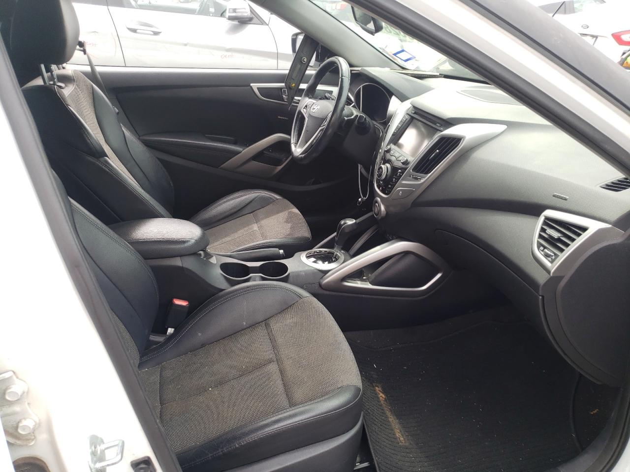 Photo 5 from auction – 2013 HYUNDAI VELOSTER with VIN KMHTC6AD7DU167684