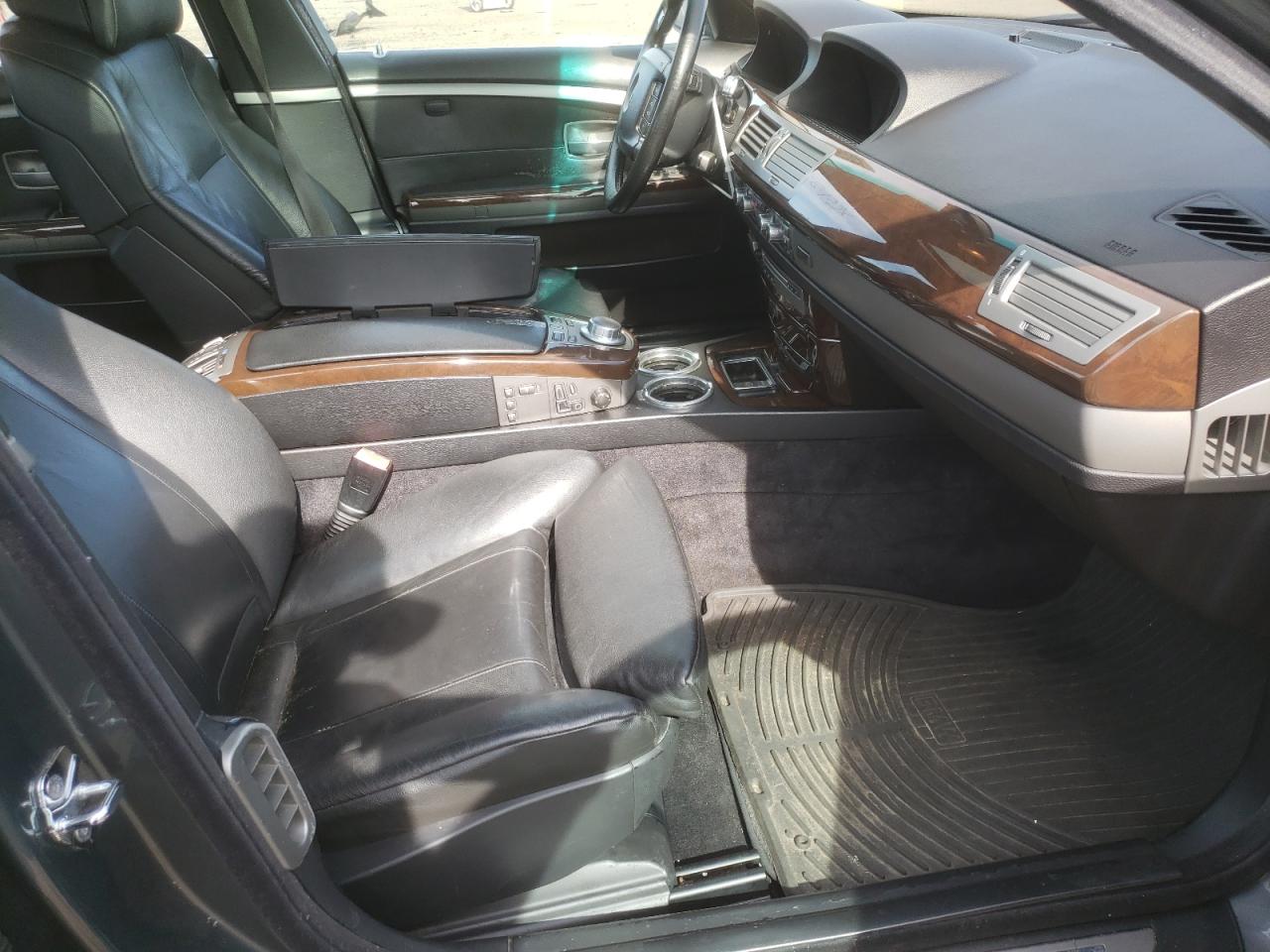 Photo 5 from auction – 2007 BMW 750 with VIN WBAHN83557DT66031