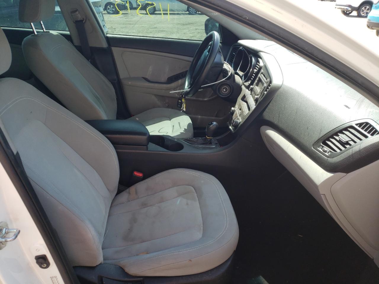 Photo 5 from auction – 2011 KIA OPTIMA LX with VIN KNAGM4A77B5156013