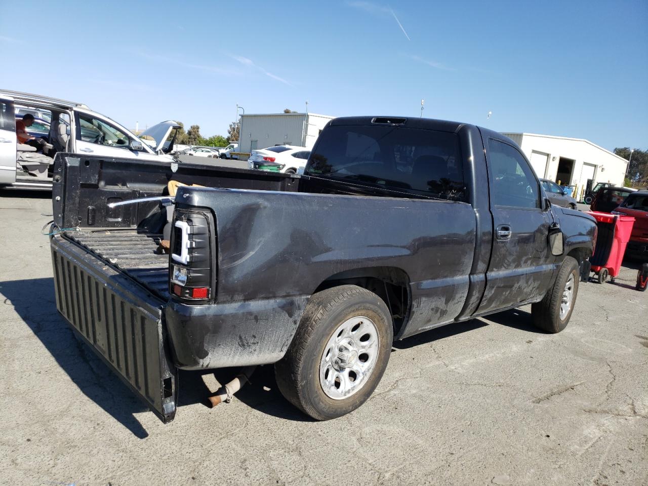 Photo 4 from auction – 2004 CHEVROLET SILVERADO with VIN 1GCEC14V94Z306768