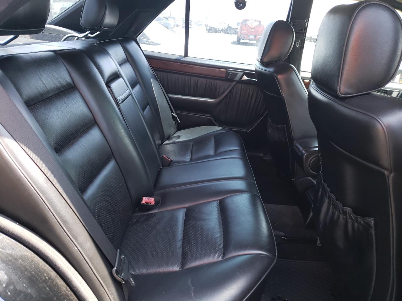 Photo 6 from auction – 1993 MERCEDES-BENZ 400 E with VIN WDBEA34E4PB864976