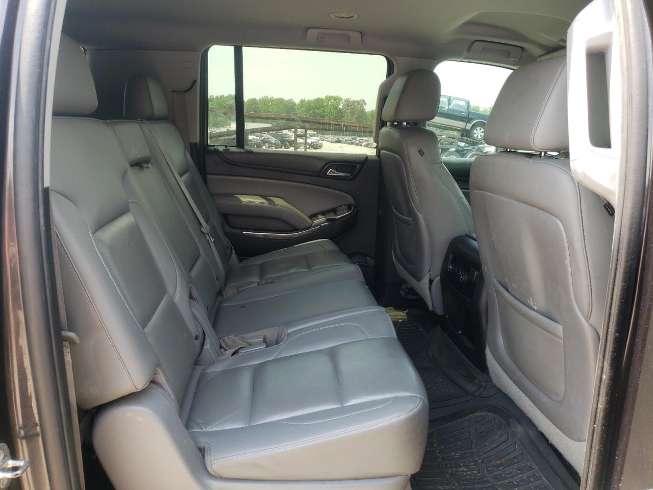 Photo 6 from auction – 2015 CHEVROLET SUBURBAN C with VIN 1GNSCJKC6FR595557