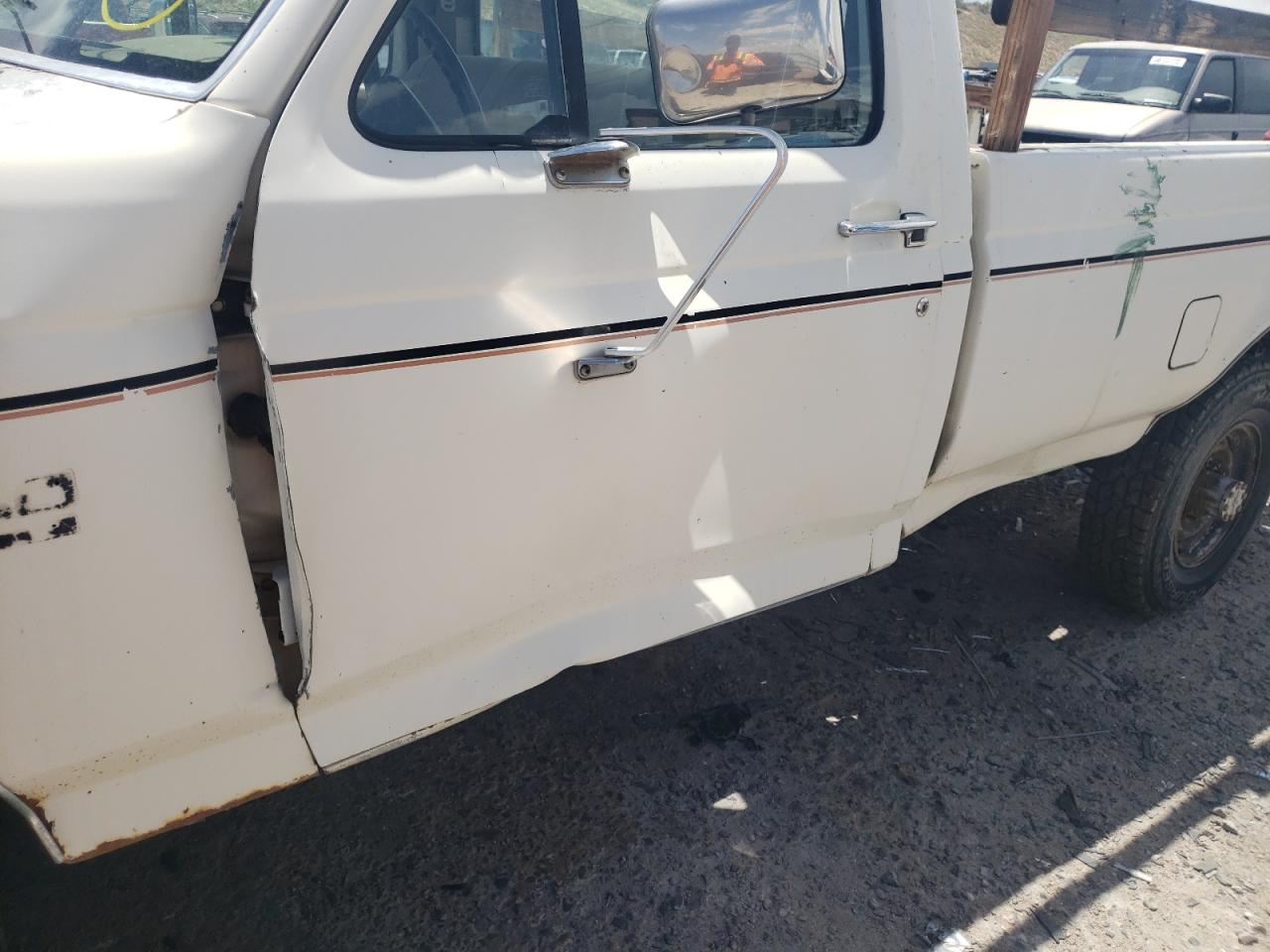 Photo 9 from auction – 1991 FORD F250 with VIN 2FTHF25H4MCA52600