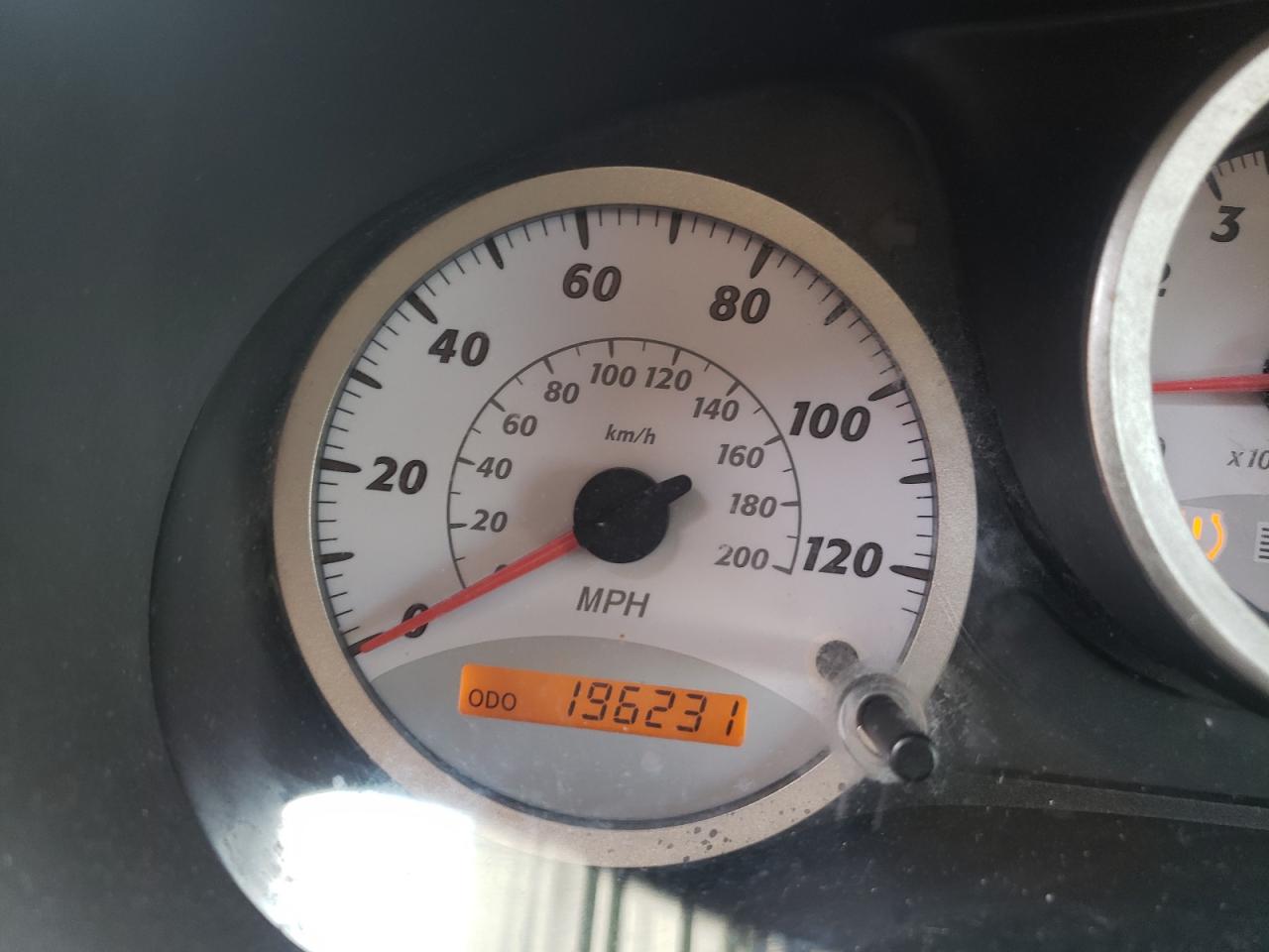 Photo 8 from auction – 2005 TOYOTA RAV4 with VIN JTEGD20V450092386