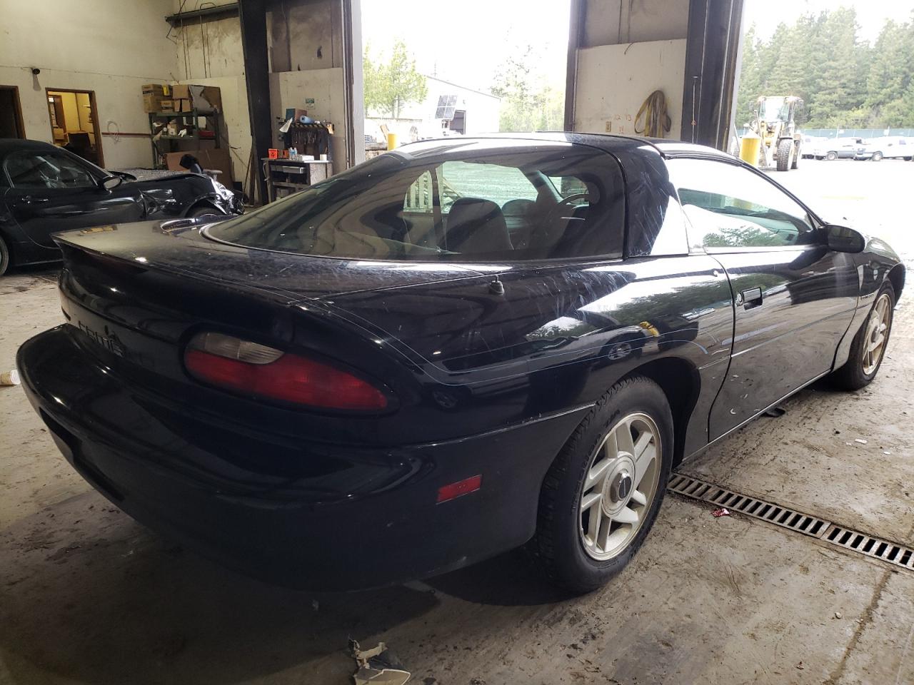 Photo 4 from auction – 1994 CHEVROLET CAMARO with VIN 2G1FP22S8R2211323