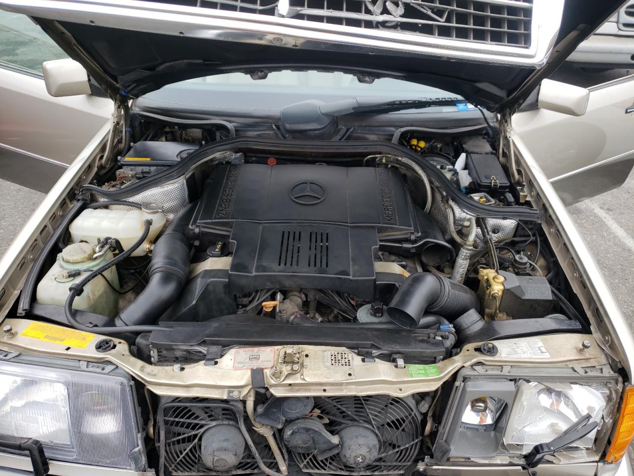 Photo 7 from auction – 1993 MERCEDES-BENZ 400 E with VIN WDBEA34E2PB927511
