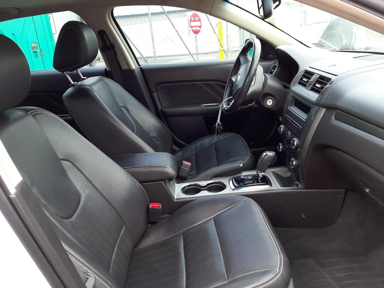 Photo 5 from auction – 2011 FORD FUSION SPO with VIN 3FAHP0KC4BR255670
