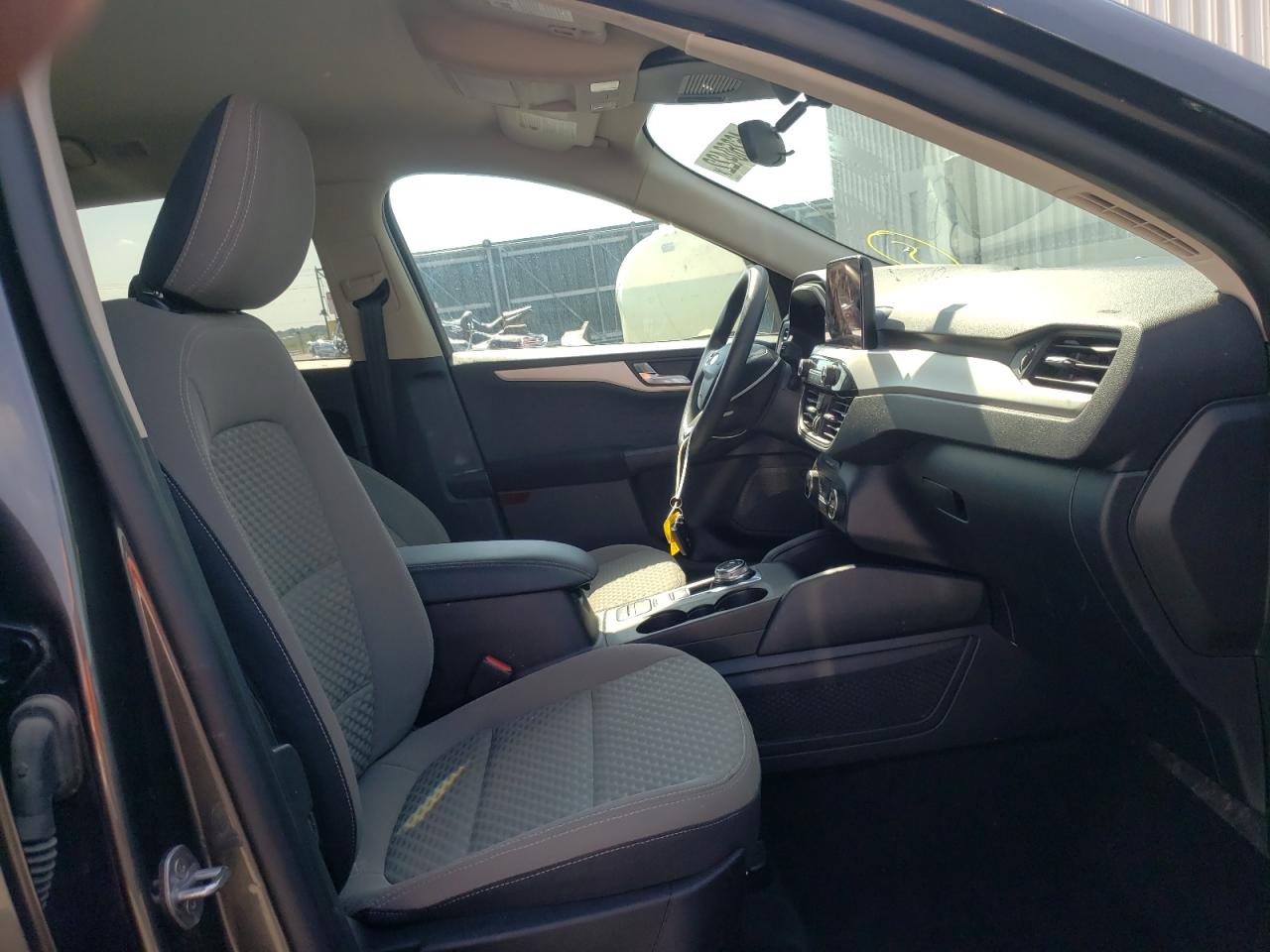 Photo 5 from auction – 2020 FORD ESCAPE SE with VIN 1FMCU0G68LUA76649
