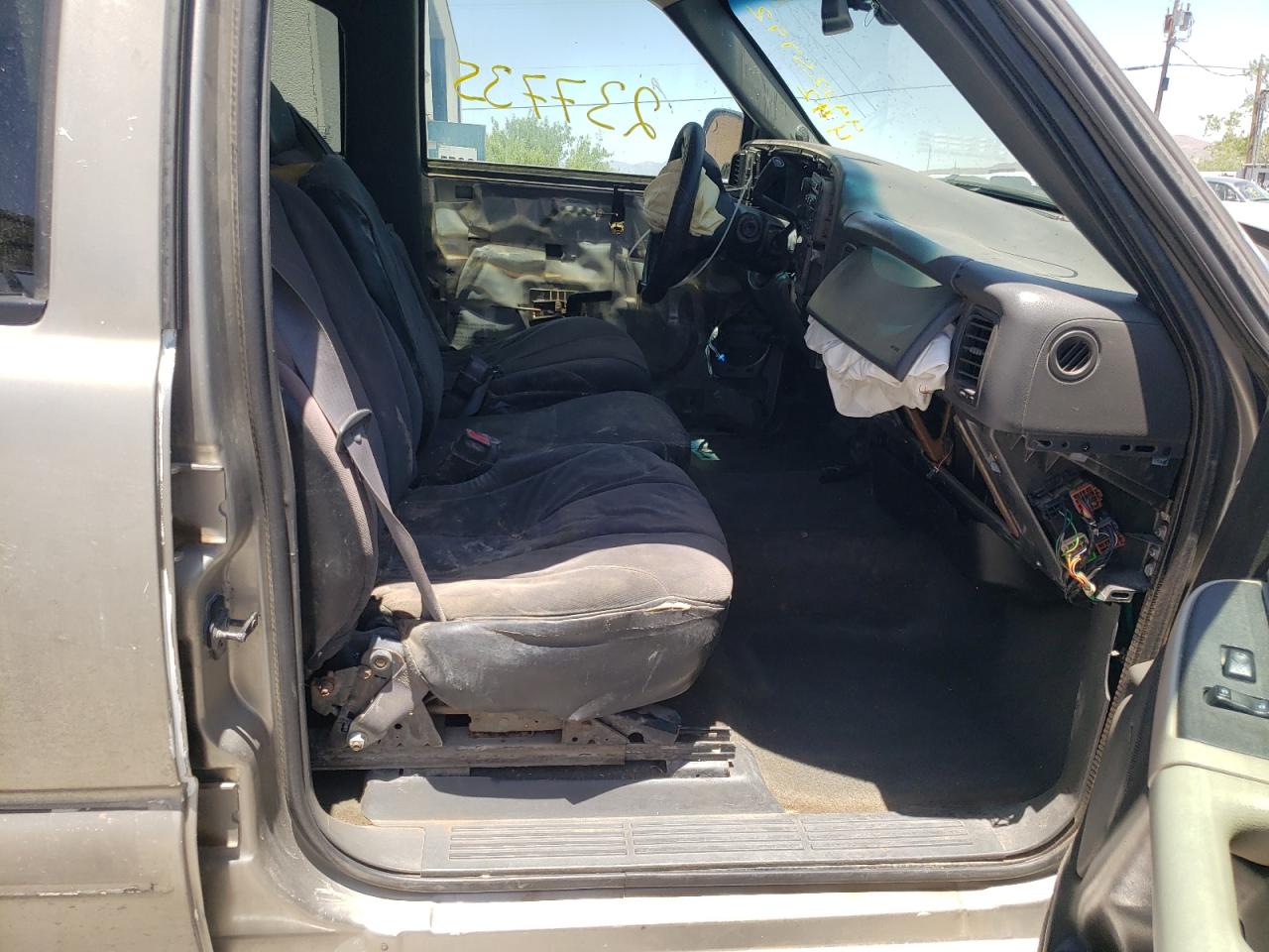 Photo 5 from auction – 2003 CHEVROLET SILVERADO with VIN 1GCHK23143F117501