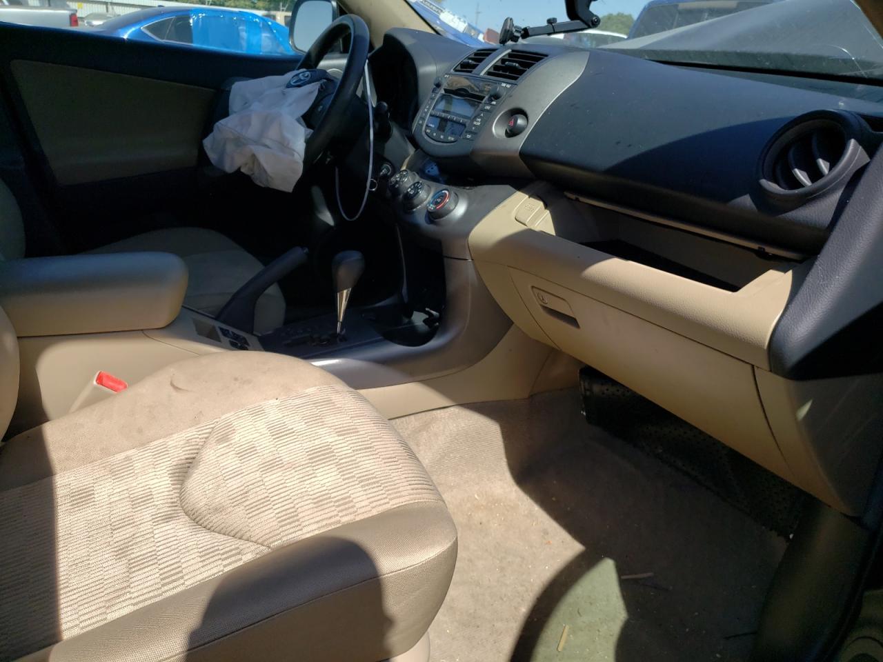 Photo 15 from auction – 2010 TOYOTA RAV4 with VIN 2T3ZF4DV2AW047515