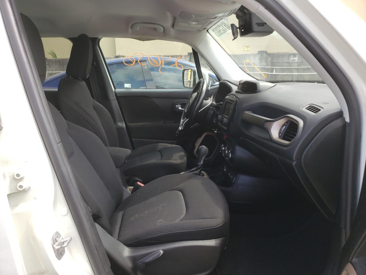 Photo 5 from auction – 2016 JEEP RENEGADE L with VIN ZACCJBBT4GPE14836