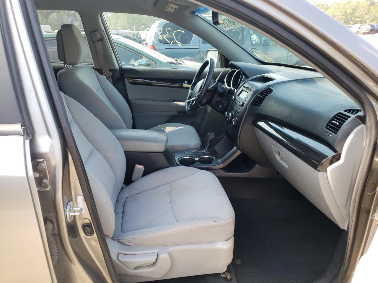 Photo 5 from auction – 2011 KIA SORENTO BA with VIN 5XYKTDA24BG079287