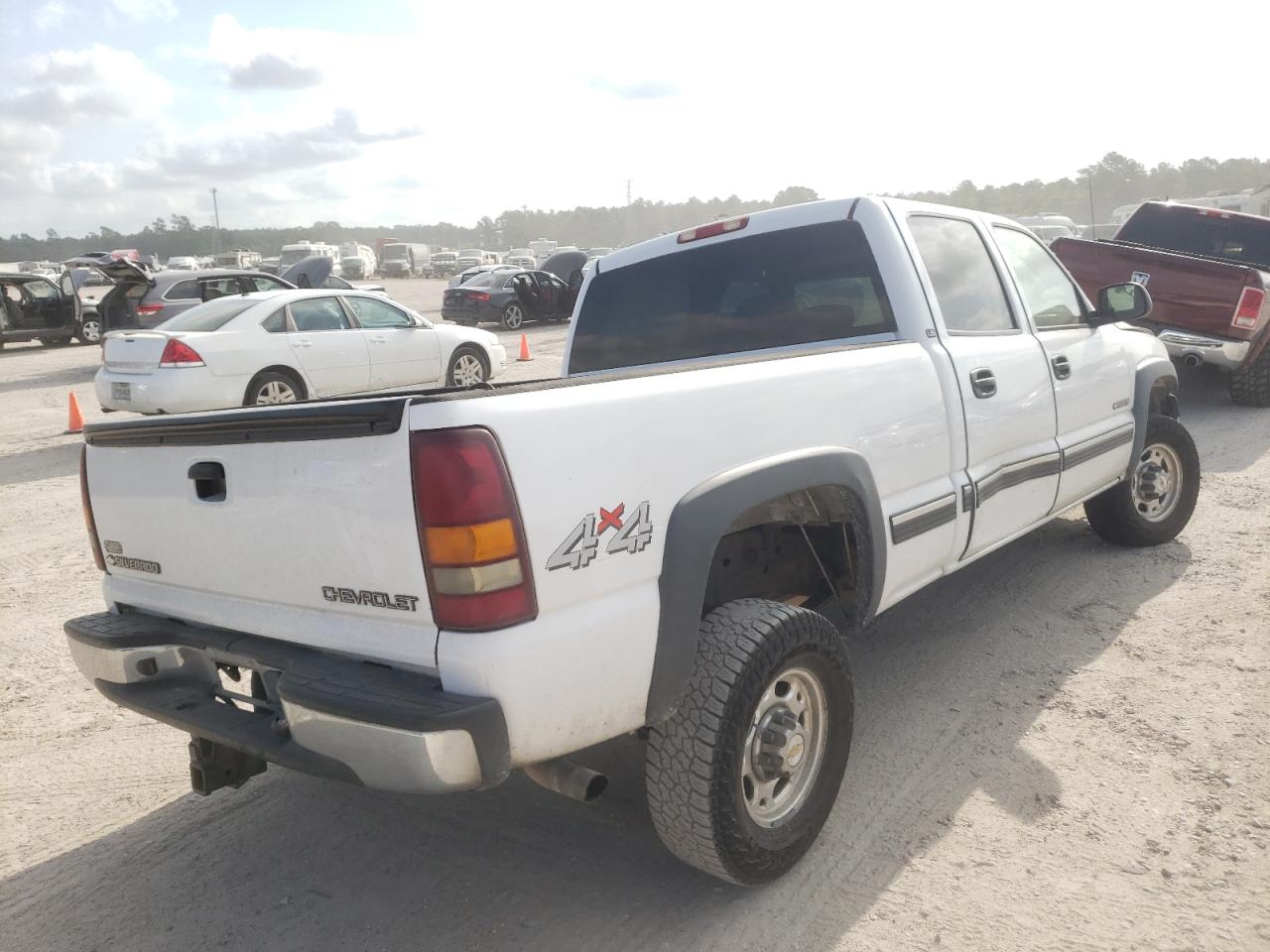 Photo 4 from auction – 2002 CHEVROLET SILVERADO with VIN 1GCGK13U42F210887
