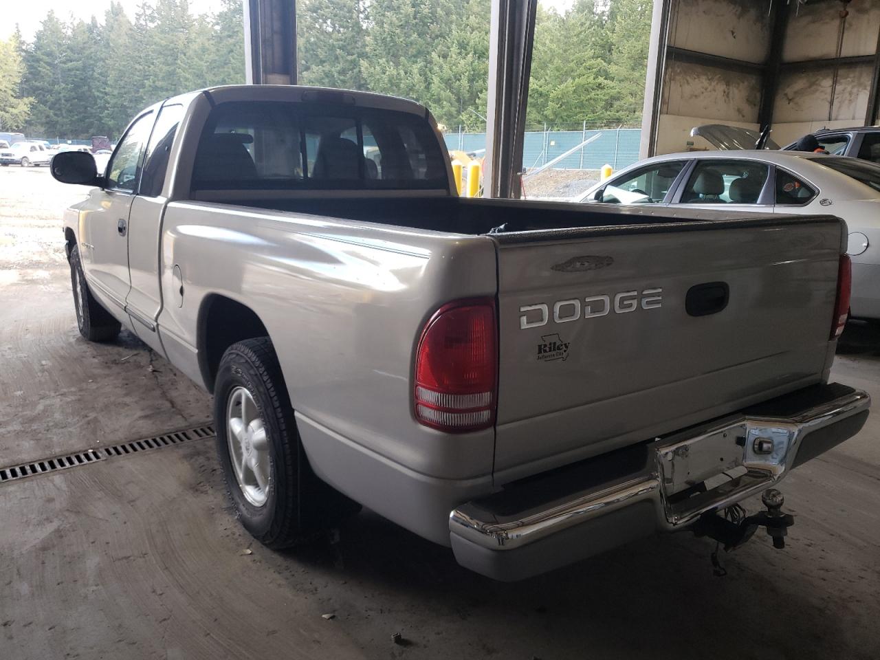 Photo 3 from auction – 1998 DODGE DAKOTA with VIN 1B7GL22XXWS748294