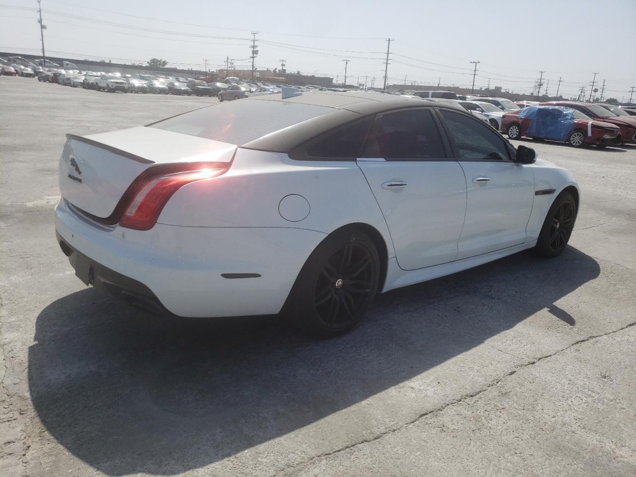 Photo 4 from auction – 2016 JAGUAR XJ with VIN SAJWA1C74G8W00426