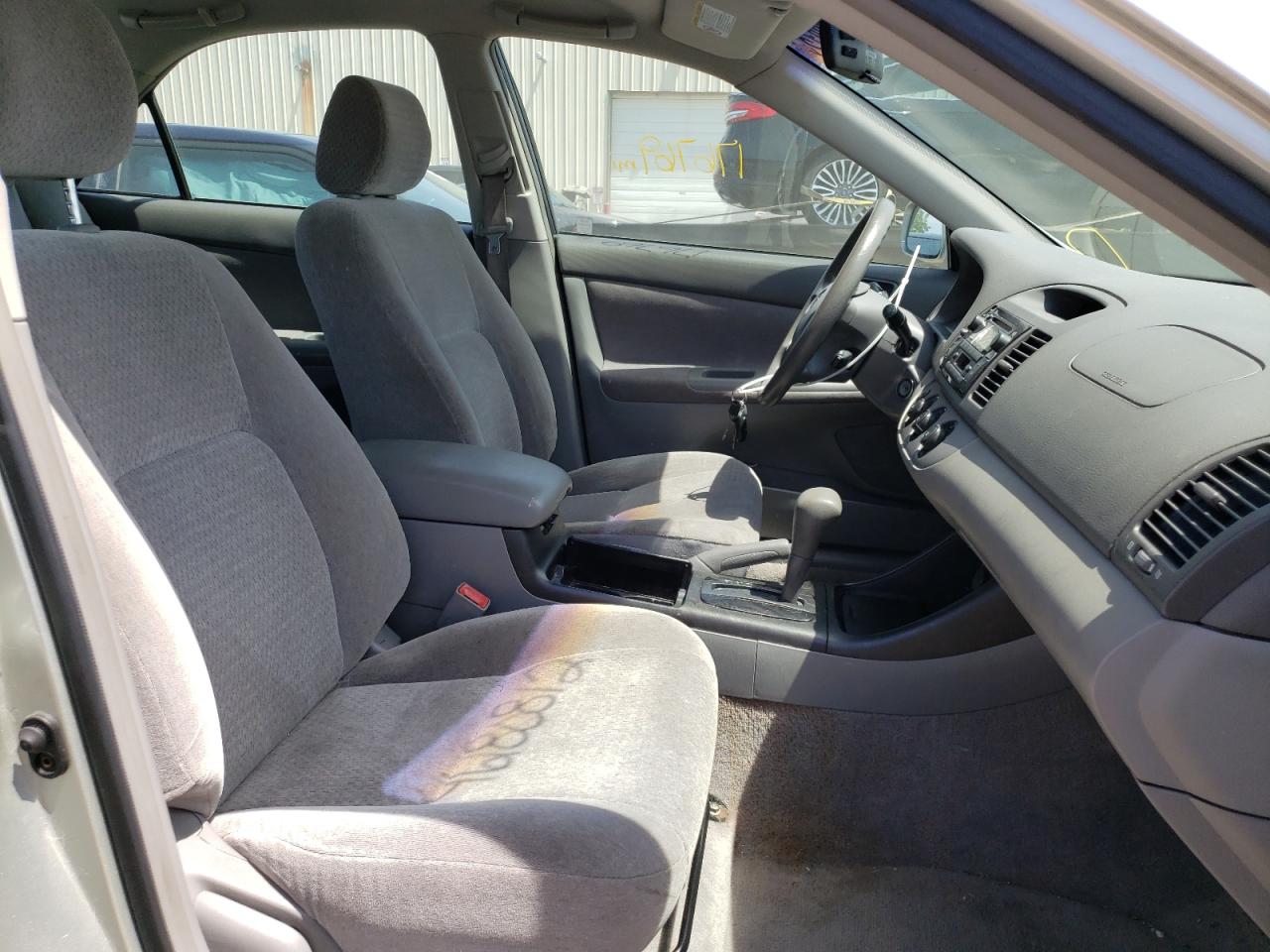 Photo 5 from auction – 2003 TOYOTA CAMRY LE with VIN JTDBE32K030189053