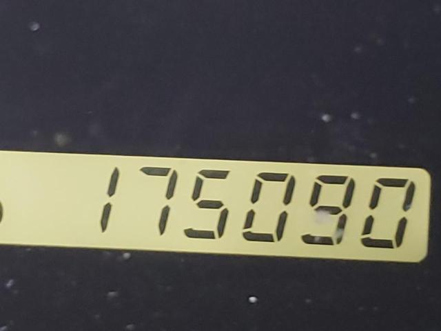 Photo 8 from auction – 2000 LEXUS LX 470 with VIN JT6HT00W7Y0115518