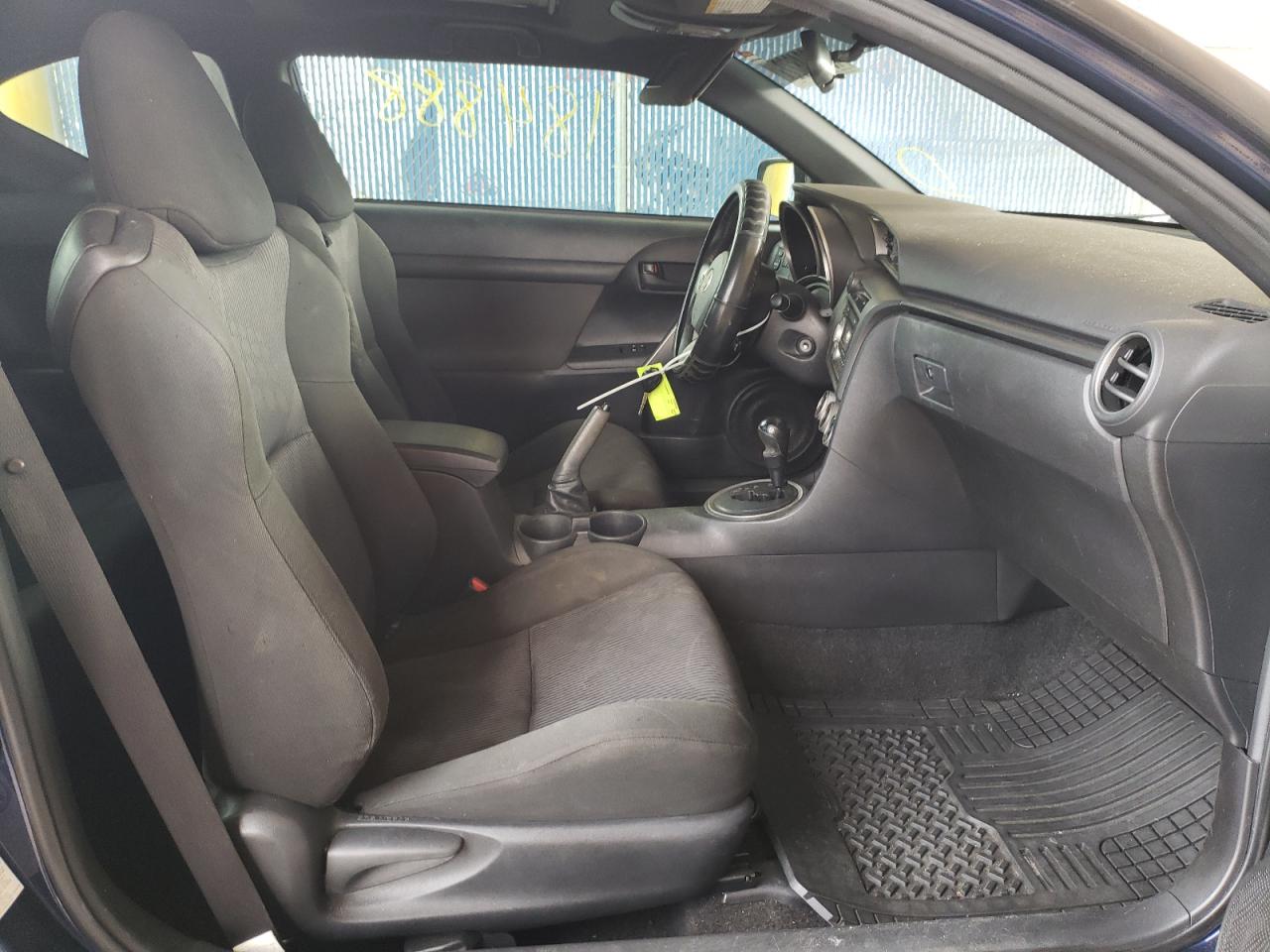 Photo 5 from auction – 2011 TOYOTA SCION TC with VIN JTKJF5C76B3017601