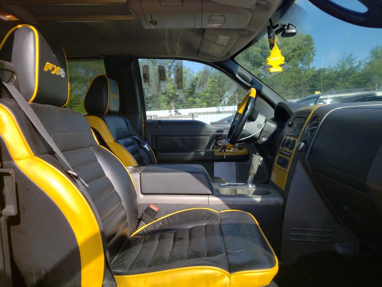 Photo 5 from auction – 2004 FORD F150 with VIN 1FTPX045X4KC90578