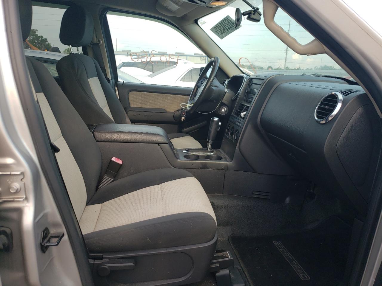 Photo 5 from auction – 2007 FORD EXPLORER S with VIN 1FMEU53K47UA30461