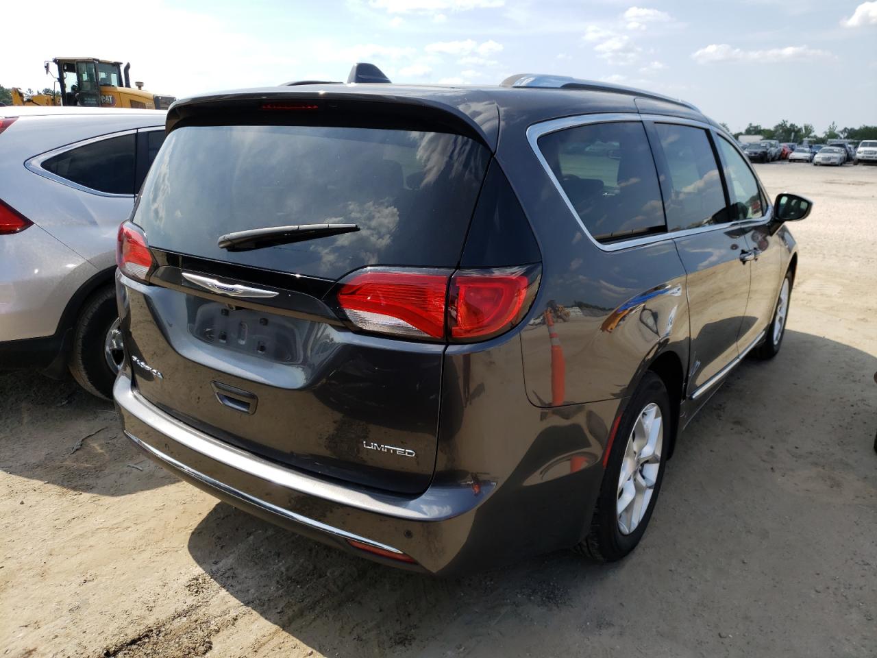 Photo 4 from auction – 2020 CHRYSLER PACIFICA L with VIN 2C4RC1GG4LR187048