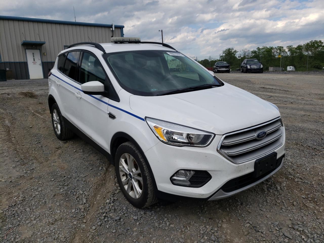 FORD ESCAPE SE 2018 with VIN 1FMCU9GDXJUC91045 - Photo from auction