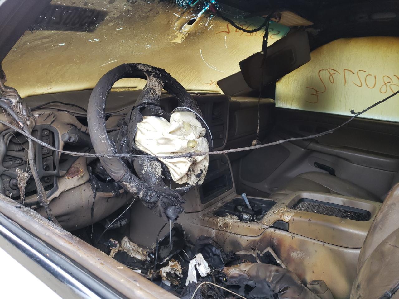 Photo 9 from auction – 2003 CHEVROLET SILVERADO with VIN 1GCHK23U03F132622