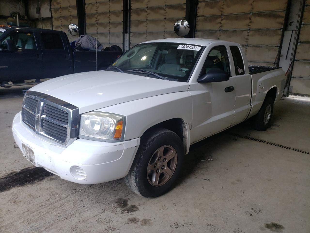 Photo 2 from auction – 2005 DODGE DAKOTA ST with VIN 1D7HE22K85S138868