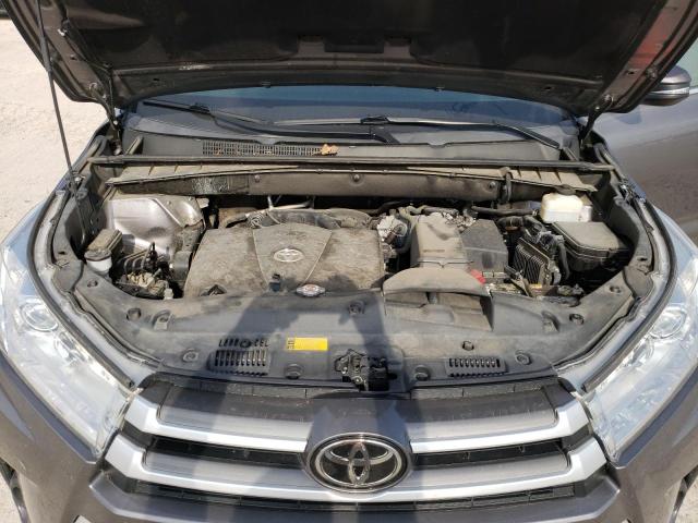 Photo 7 from auction – 2018 TOYOTA HIGHLANDER with VIN 5TDZZRFH6JS282755