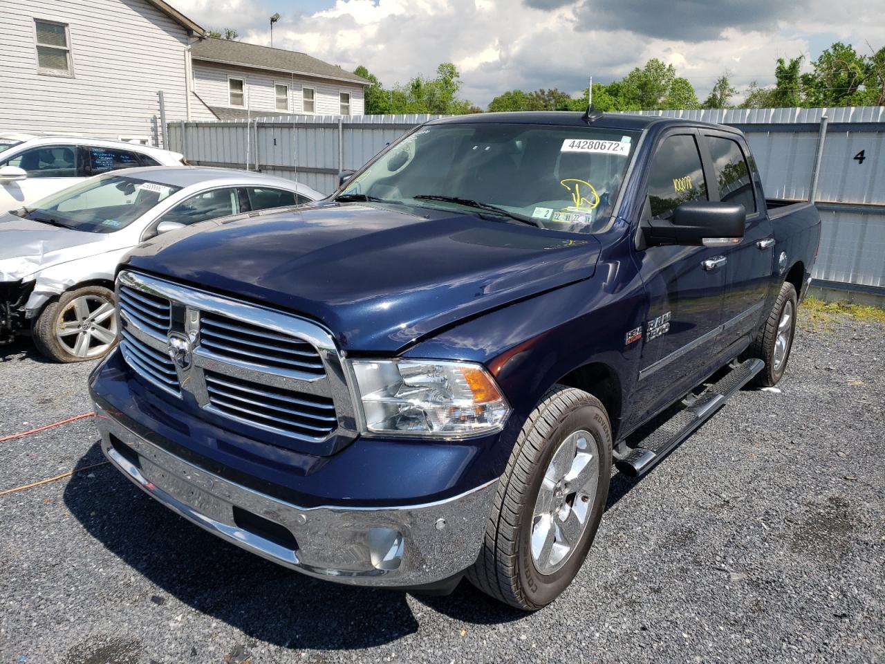 Photo 2 from auction – 2016 RAM 1500 SLT with VIN 3C6RR7LT2GG214643