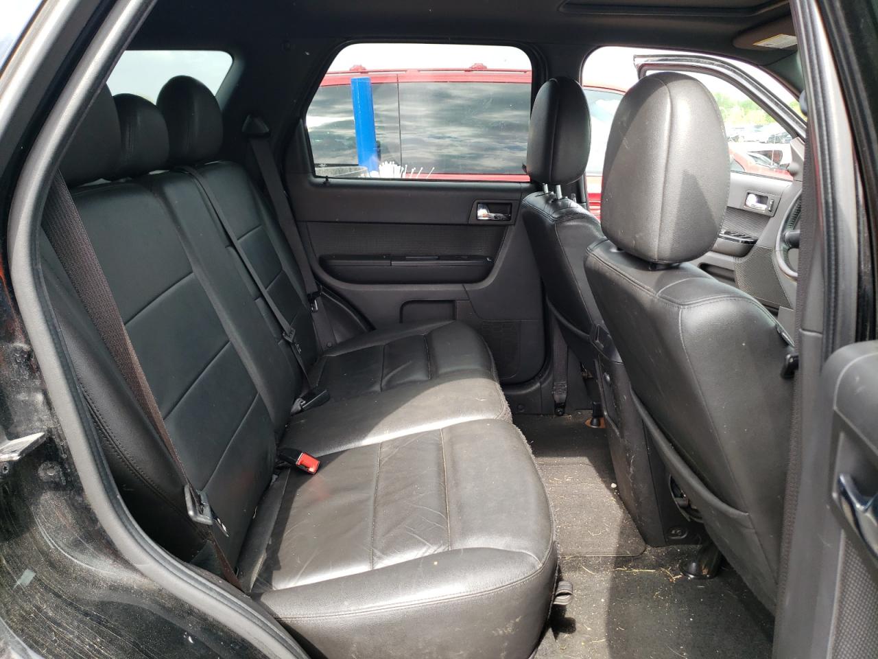 Photo 6 from auction – 2010 FORD ESCAPE LIM with VIN 1FMCU0E75AKA29535