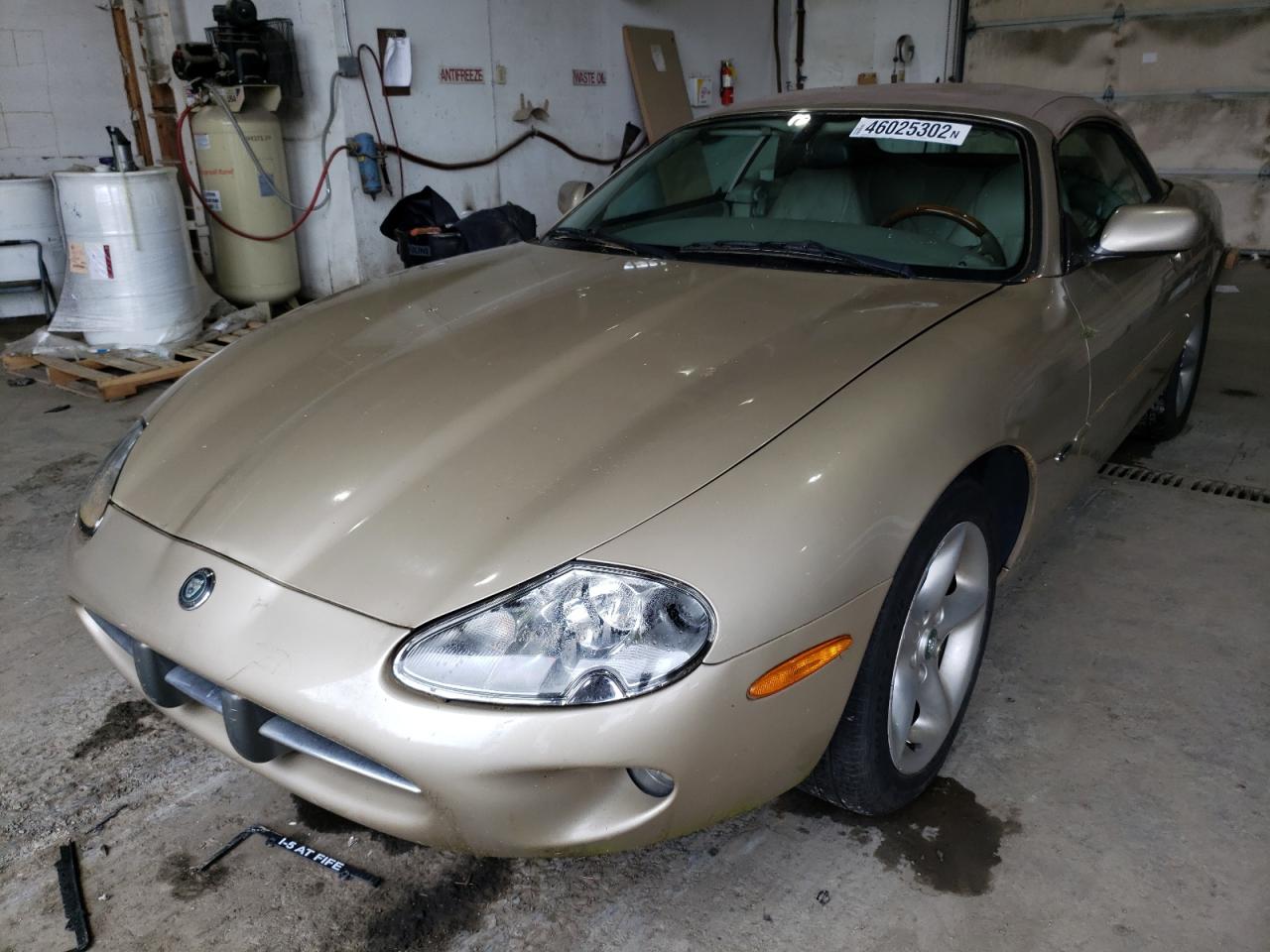 Photo 2 from auction – 2000 JAGUAR XK8 with VIN SAJJA42C0YNA03337