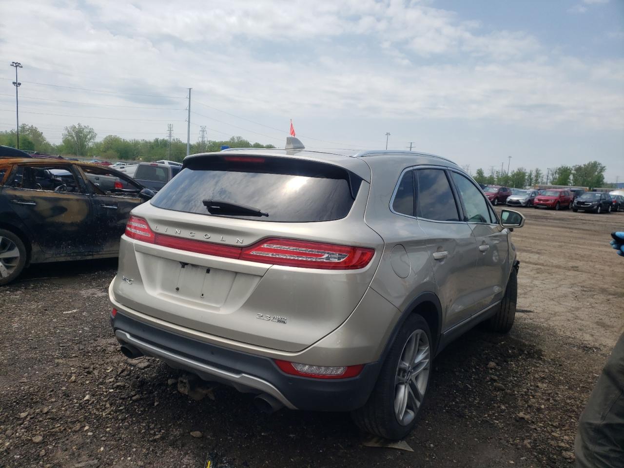 Photo 4 from auction – 2015 LINCOLN MKC with VIN 5LMTJ2AH8FUJ21881