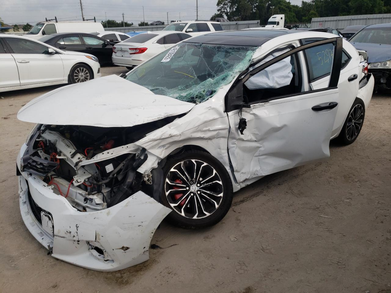 Photo 2 from auction – 2014 TOYOTA COROLLA L with VIN 2T1BURHE8EC111569