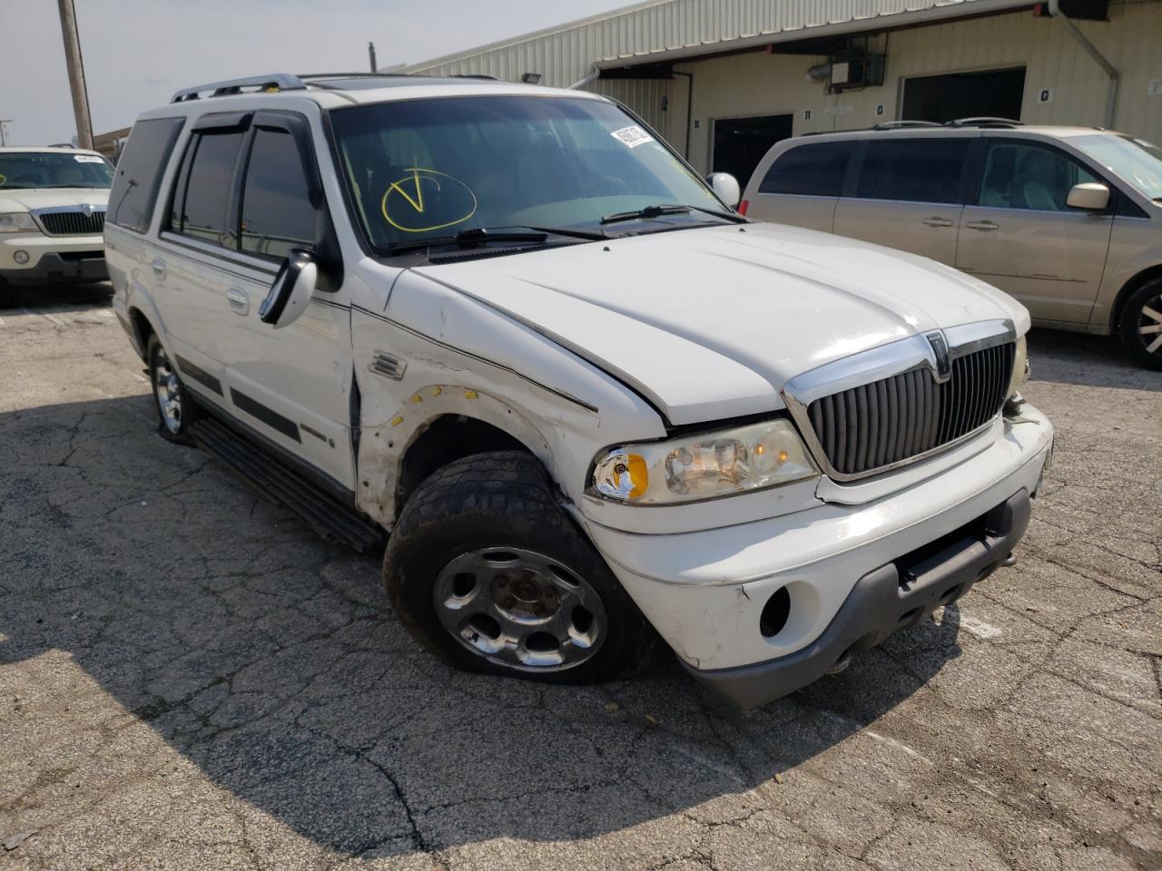 LINCOLN NAVIGATOR 2002 with VIN 5LMFU28R62LJ02460 - Photo from auction