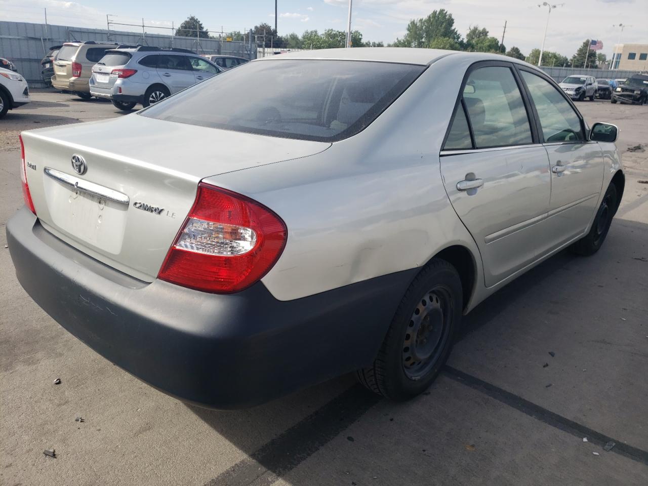 Photo 4 from auction – 2003 TOYOTA CAMRY LE with VIN JTDBE32K430163104