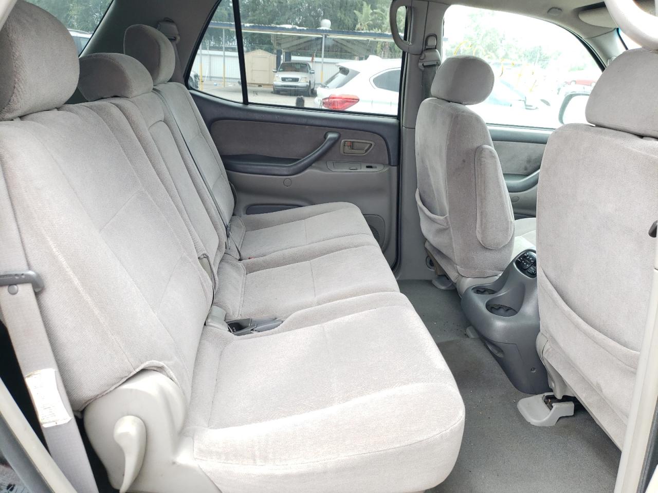 Photo 6 from auction – 2002 TOYOTA SEQUOIA SR with VIN 5TDZT34A02S100828