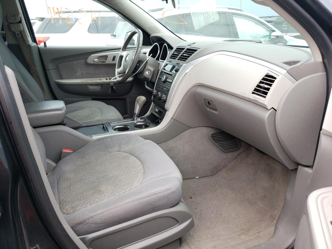 Photo 5 from auction – 2012 CHEVROLET TRAVERSE L with VIN 1GNKRFED5CJ420534