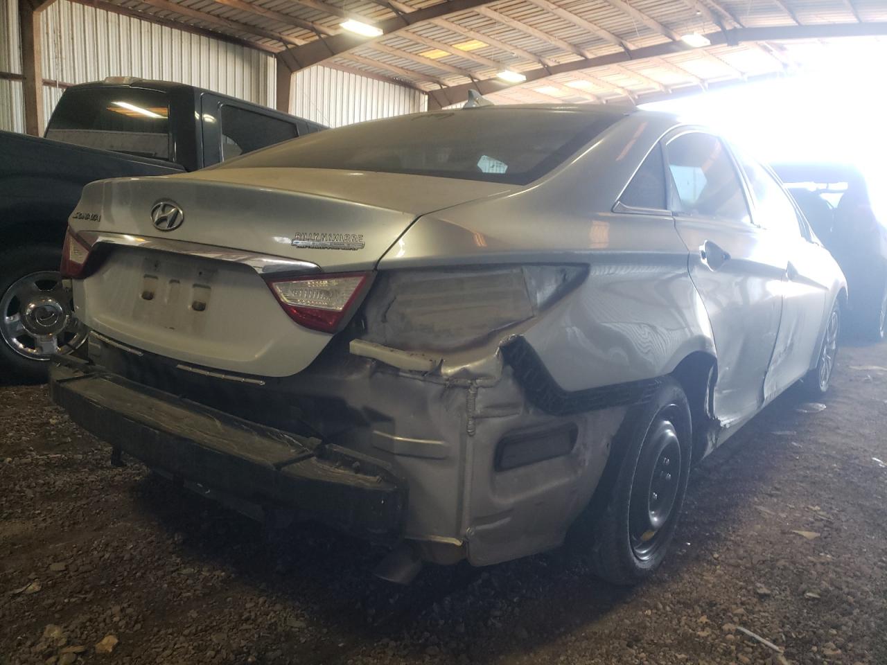 Photo 4 from auction – 2012 HYUNDAI SONATA GLS with VIN 5NPEB4AC0CH319230