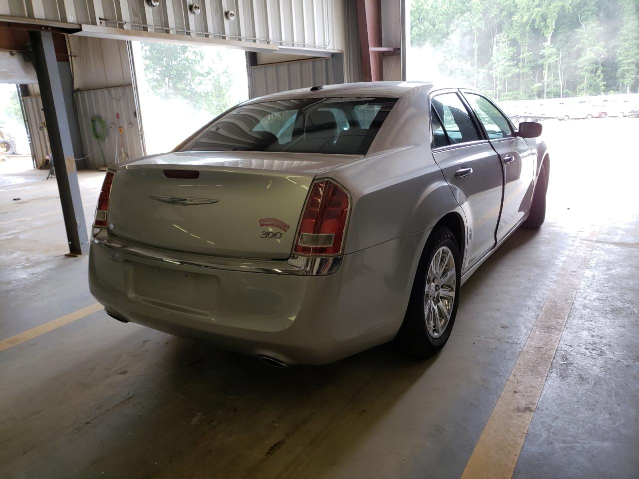 Photo 4 from auction – 2012 CHRYSLER 300 LIMITE with VIN 2C3CCACG7CH308872