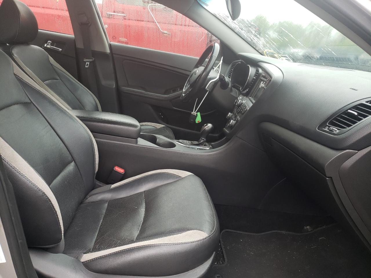 Photo 5 from auction – 2013 KIA OPTIMA SX with VIN 5XXGR4A64DG187794