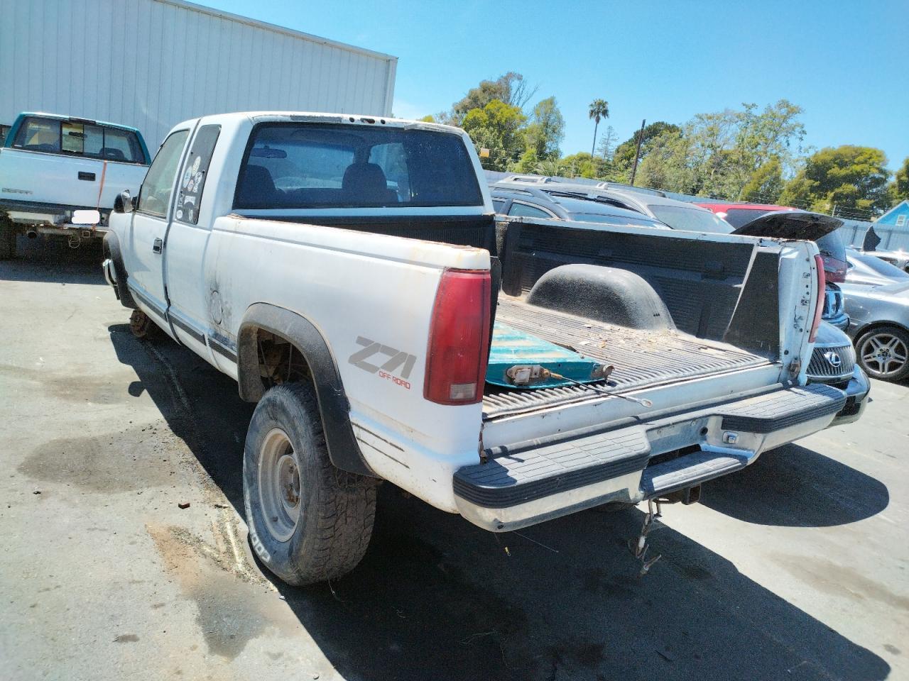 Photo 3 from auction – 1998 GMC SIERRA K15 with VIN 2GTEK19R1W1529431
