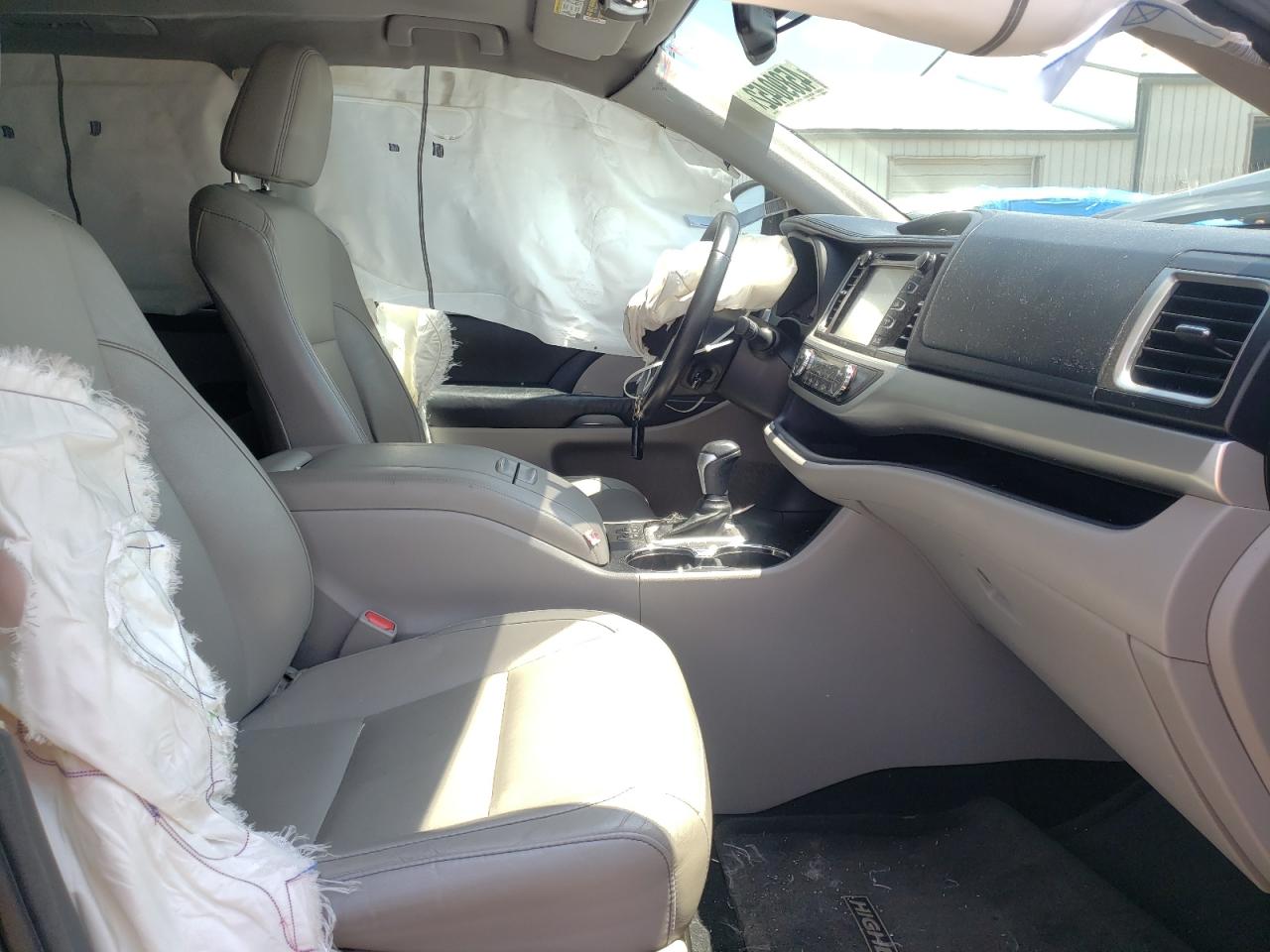 Photo 5 from auction – 2014 TOYOTA HIGHLANDER with VIN 5TDJKRFH8ES039469