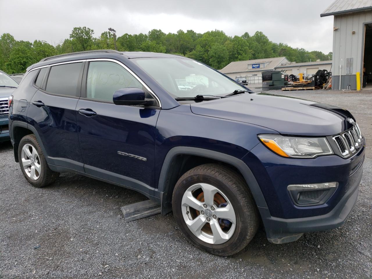 JEEP COMPASS LA 2018 with VIN 3C4NJDBB0JT337359 - Photo from auction