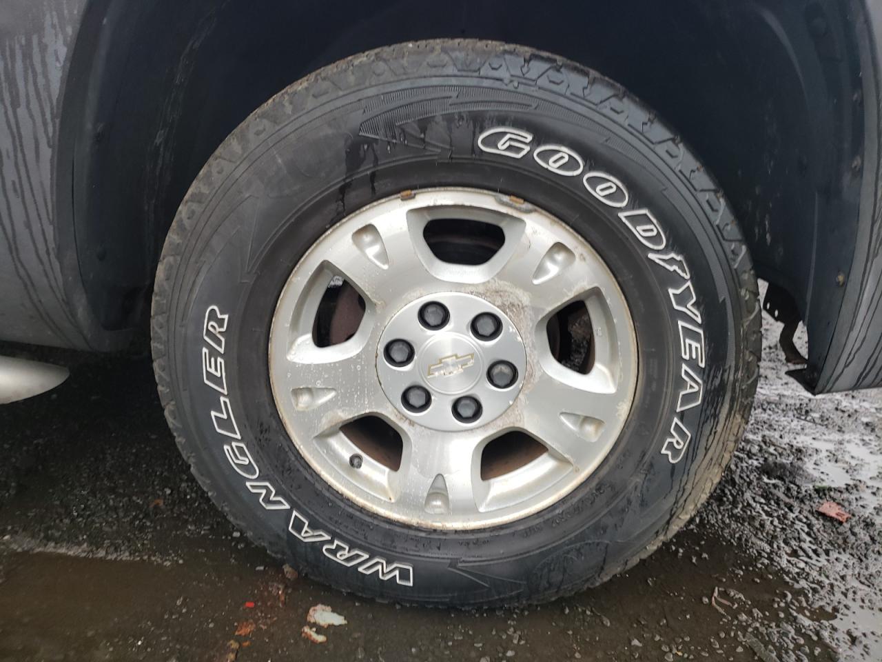 Photo 9 from auction – 2004 CHEVROLET AVALANCHE with VIN 3GNEK12T44G309914