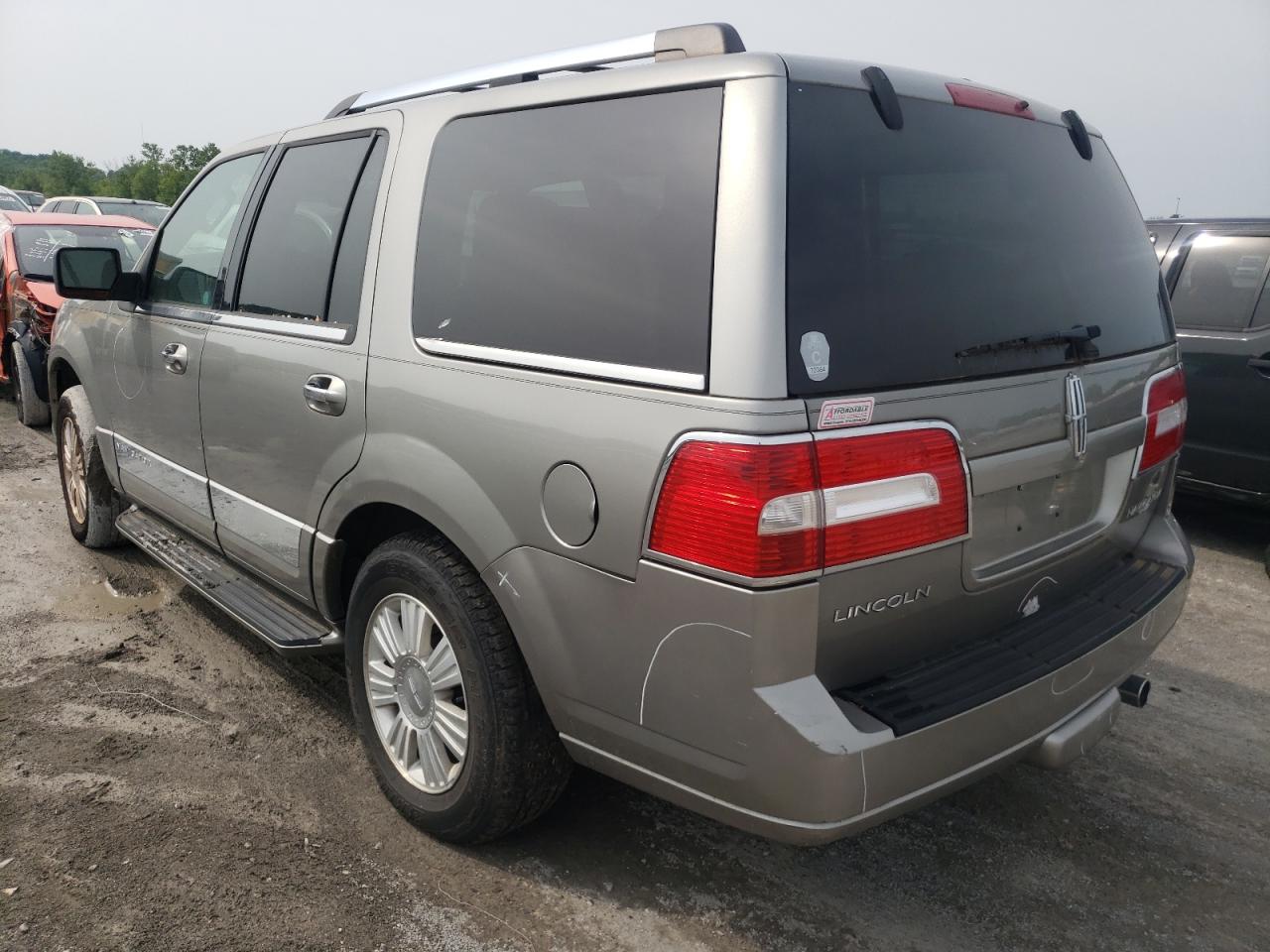 Photo 3 from auction – 2008 LINCOLN NAVIGATOR with VIN 5LMFU28598LJ21400
