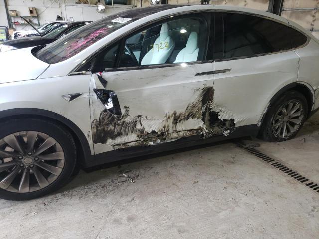 Photo 9 from auction – 2018 TESLA MODEL X with VIN 5YJXCAE2XJF139643